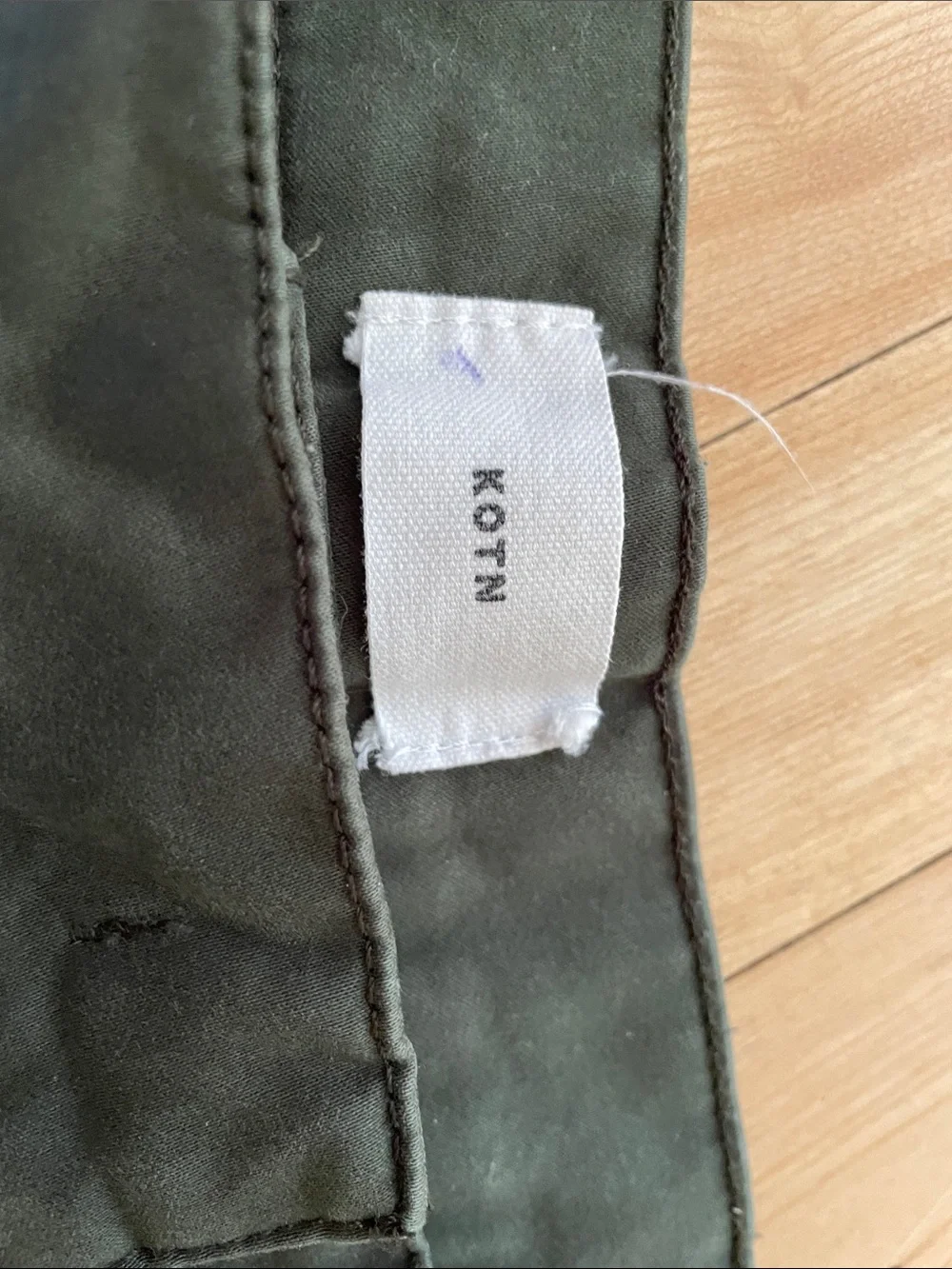 KOTN Olive Green High-Waist Pleated Women's Shorts - Picture 2 of 3